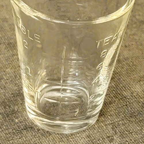 Vtg 1900s GLASCO CLEAR GLASS MEASURING BEAKER W SPOUT PHARMACY APOTHECARY